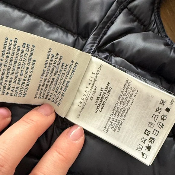 Moncler authentic Liane Gilet navy blue fitted girls down vest size 8A - Picture 7 of 10